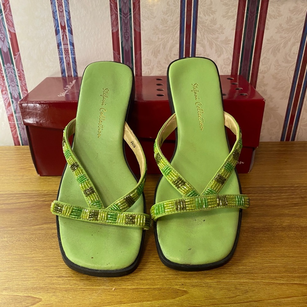 Vintage green sandals